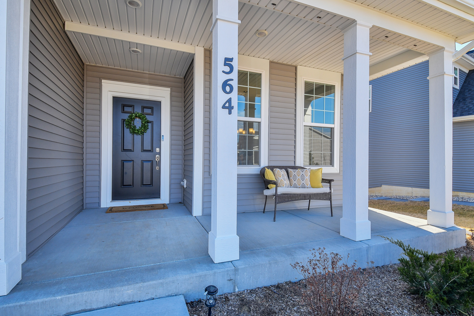564 Thorne Street Batavia, IL 60510 - Photo 17 of 29 a view of an entryway of house