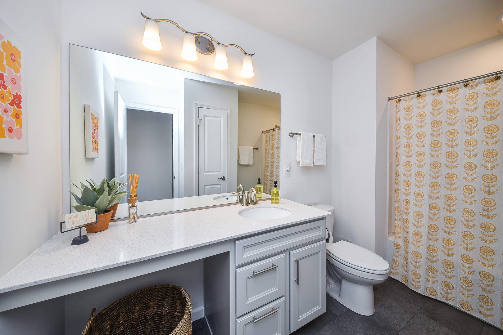 564 Thorne Street Batavia, IL 60510 - Photo 25 of 29 a bathroom with a sink a toilet and shower