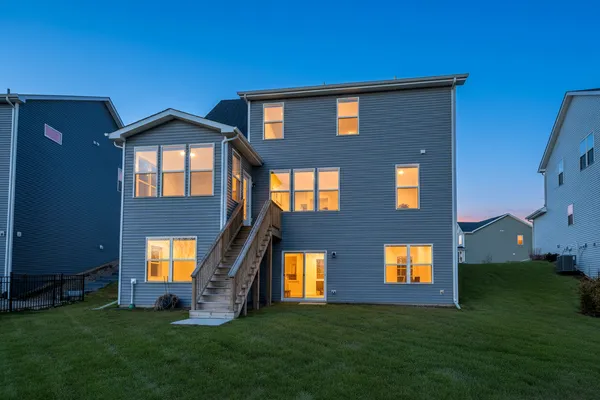 $695,000 | 564 Thorne Street, Batavia, IL 60510