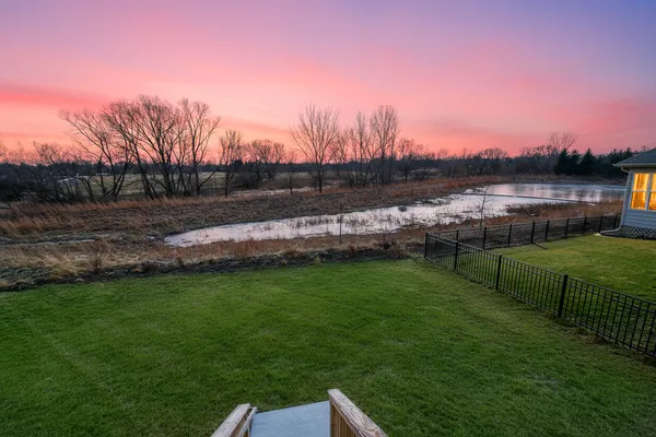 $695,000 | 564 Thorne Street, Batavia, IL 60510