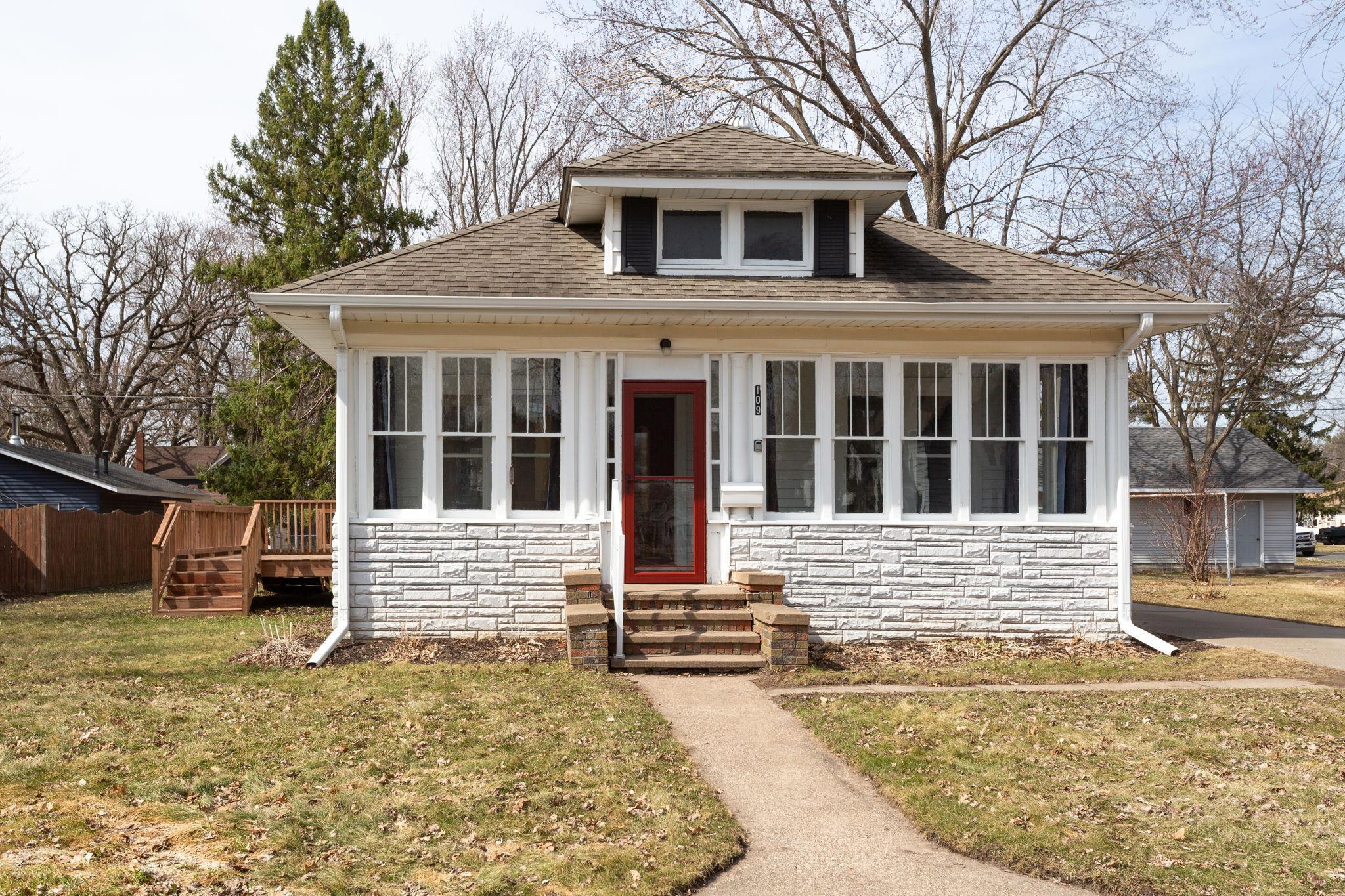 109 South Dallas Street River Falls, WI 54022 - Photo 3 of 32