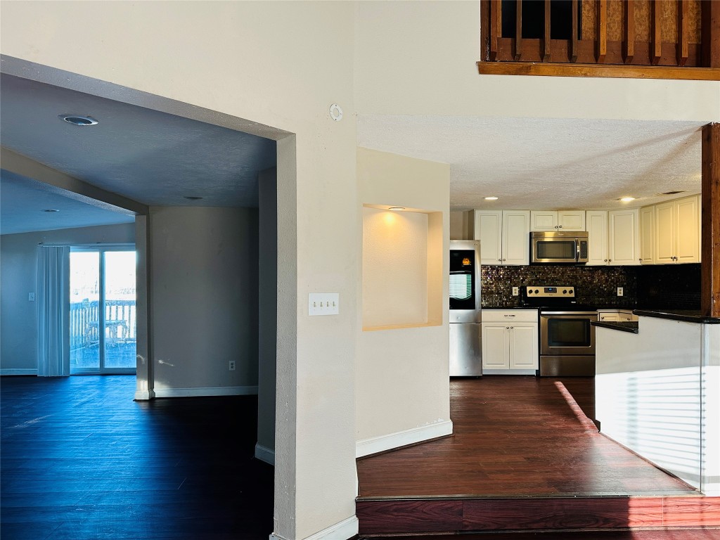 25417 Highway 6 Hempstead, TX 77445 - Photo 17 of 48