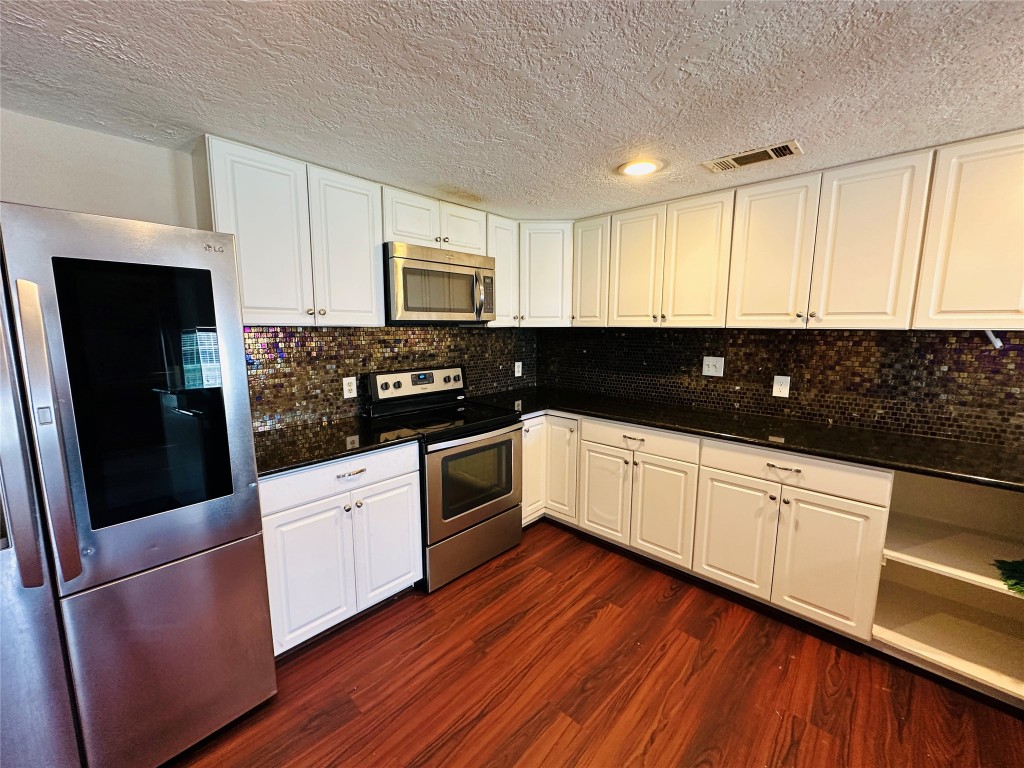 25417 Highway 6 Hempstead, TX 77445 - Photo 21 of 48