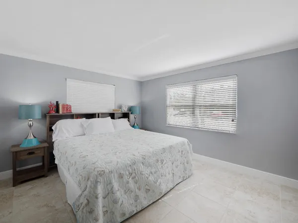 $3,270 | 1236 Beach Road, Unit 4, Singer Island, FL 33404