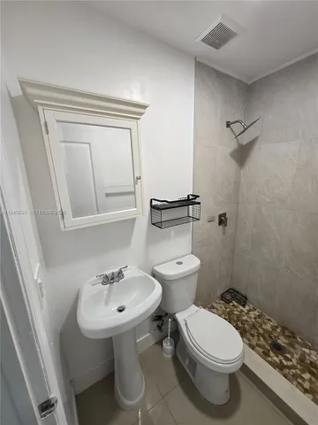 $1,200 | 931 Opa-locka Boulevard, Unit 5, Opa-Locka, FL 33054