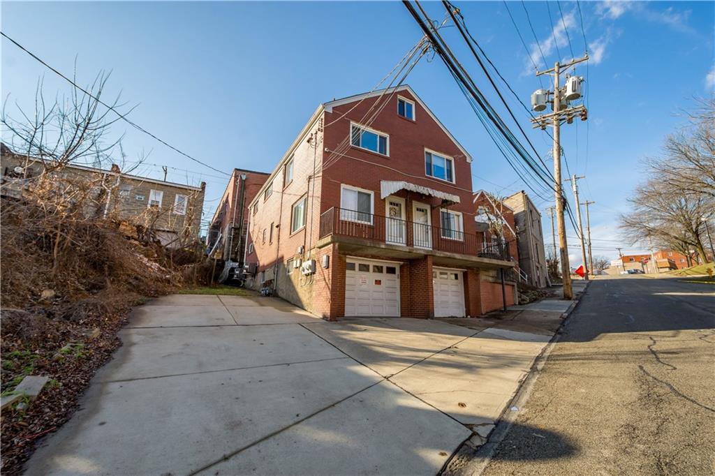 8-10 Pointview Road Pittsburgh, PA 15227 - Photo 3 of 50 10 Pointview Rd