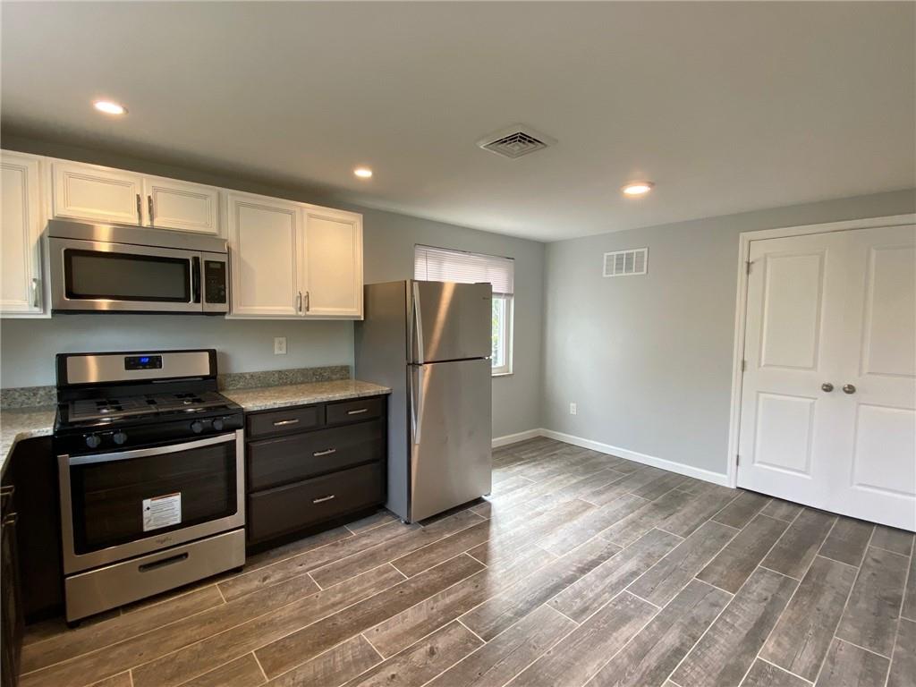 8-10 Pointview Road Pittsburgh, PA 15227 - Photo 35 of 50 10 Pointview Rd Unit C Eat in Kitchen