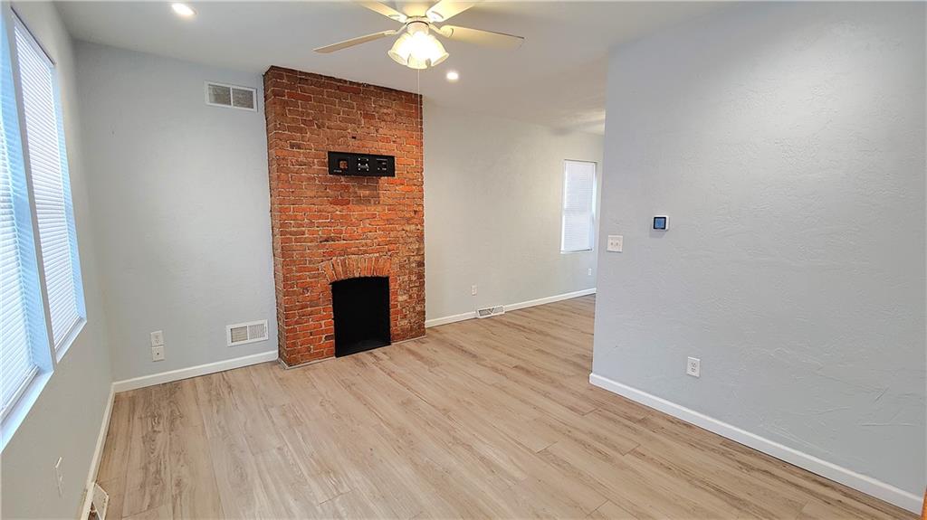 8-10 Pointview Road Pittsburgh, PA 15227 - Photo 4 of 50 8 Pointview Rd Living Room