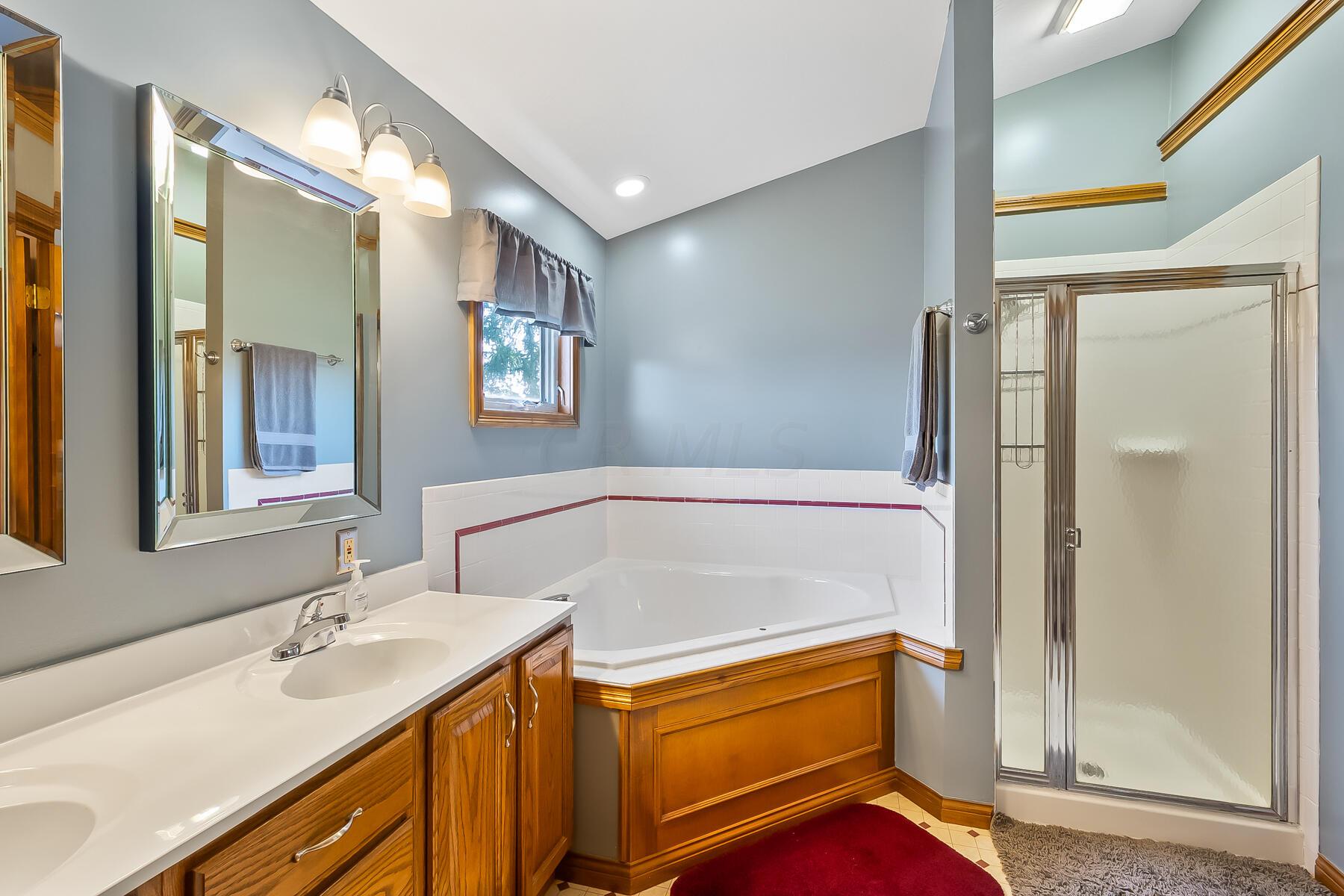 4878 North Section Line Road Radnor, OH 43066 - Photo 30 of 50 Primary Bath