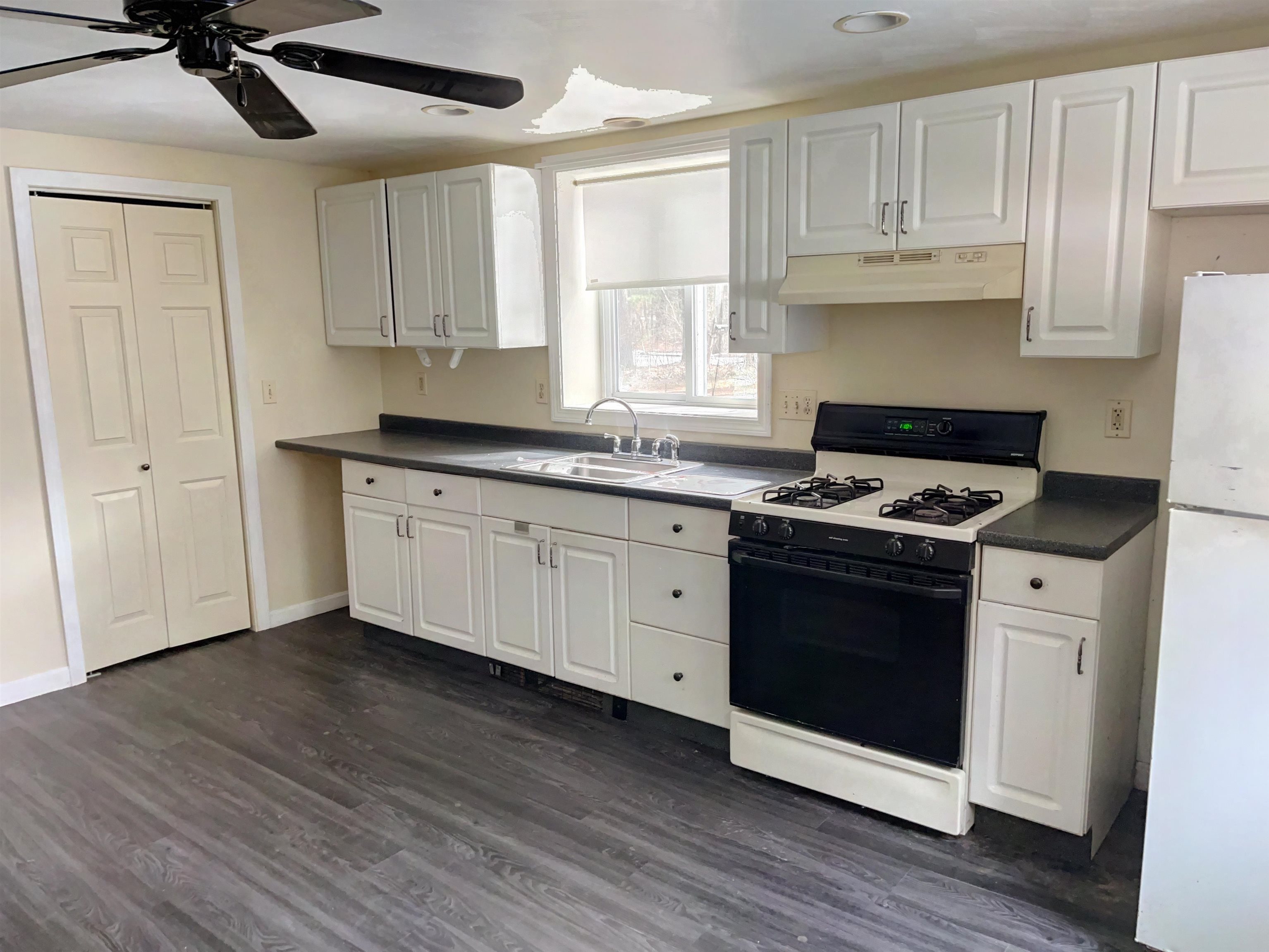 175 Naticook Road Merrimack, NH 03054 - Photo 27 of 32