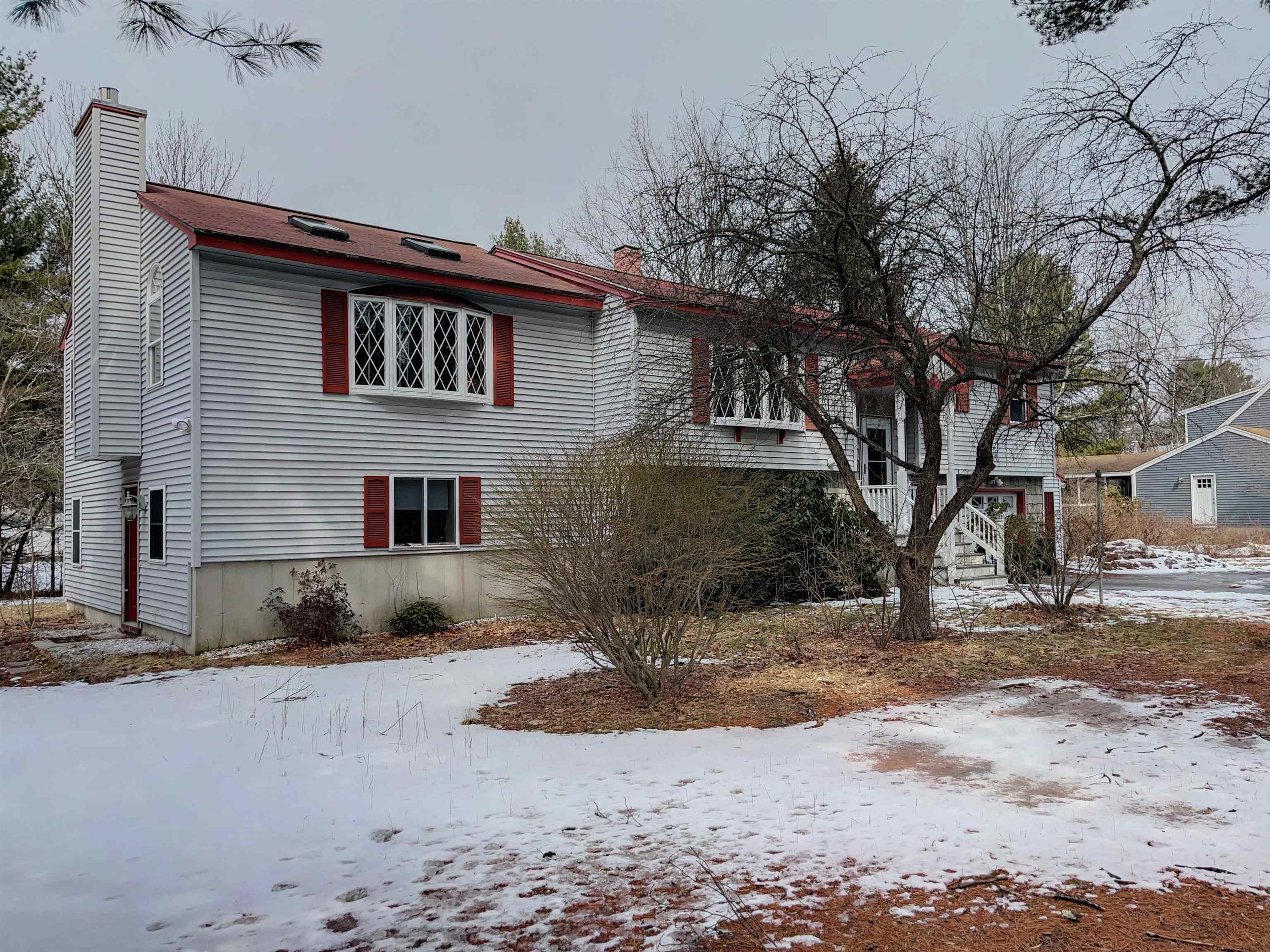 175 Naticook Road Merrimack, NH 03054 - Photo 3 of 32