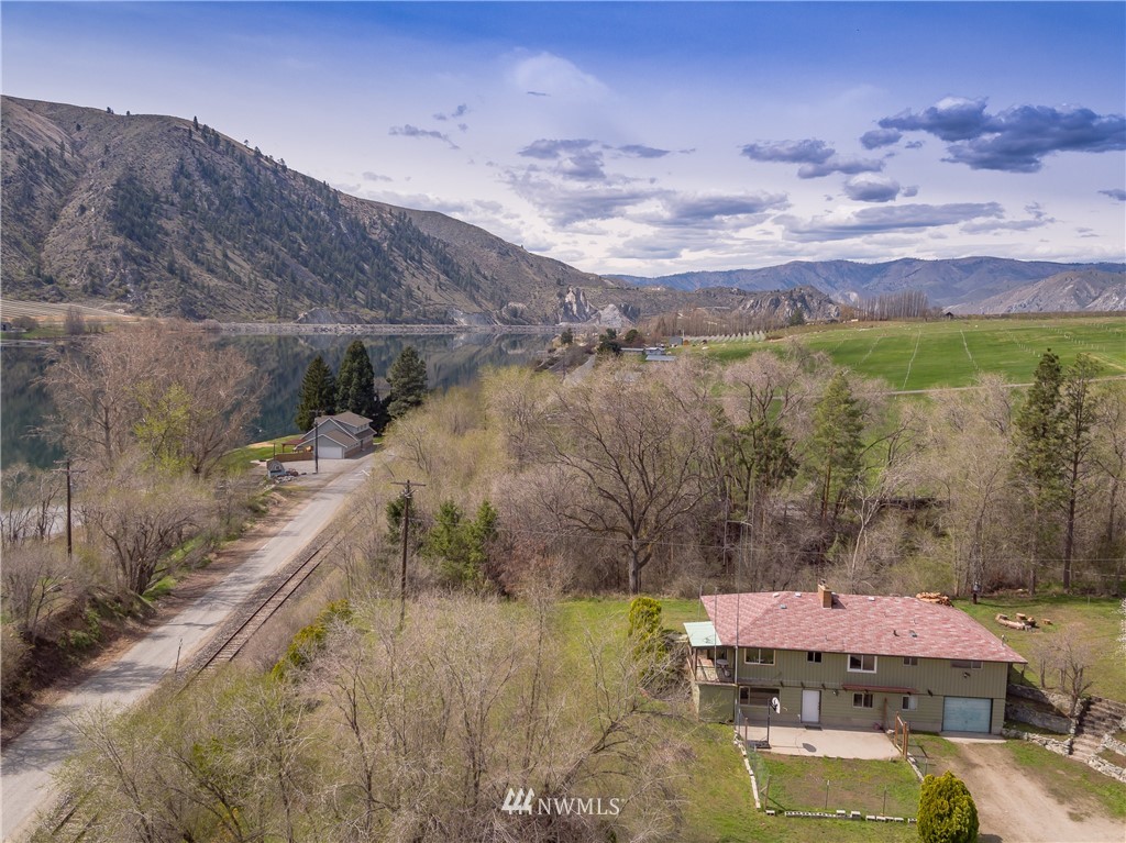509 Stayman Flats Road Chelan, WA 98816 - Photo 3 of 25 Gallery Image 3