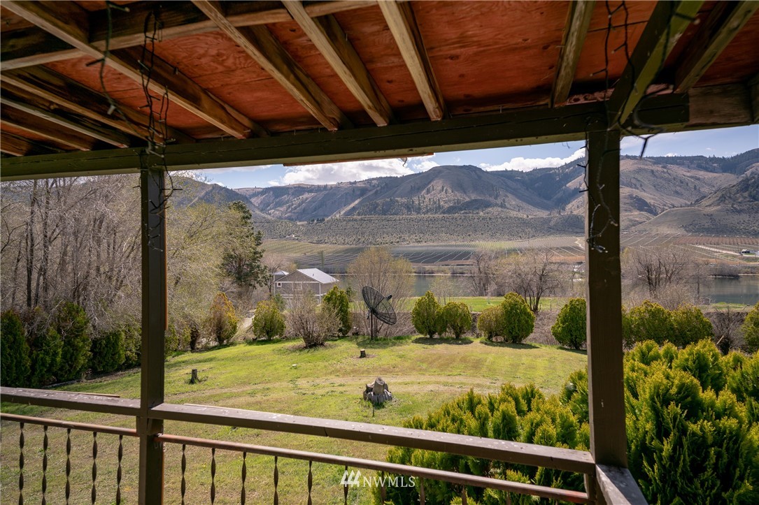 509 Stayman Flats Road Chelan, WA 98816 - Photo 4 of 25 Gallery Image 4