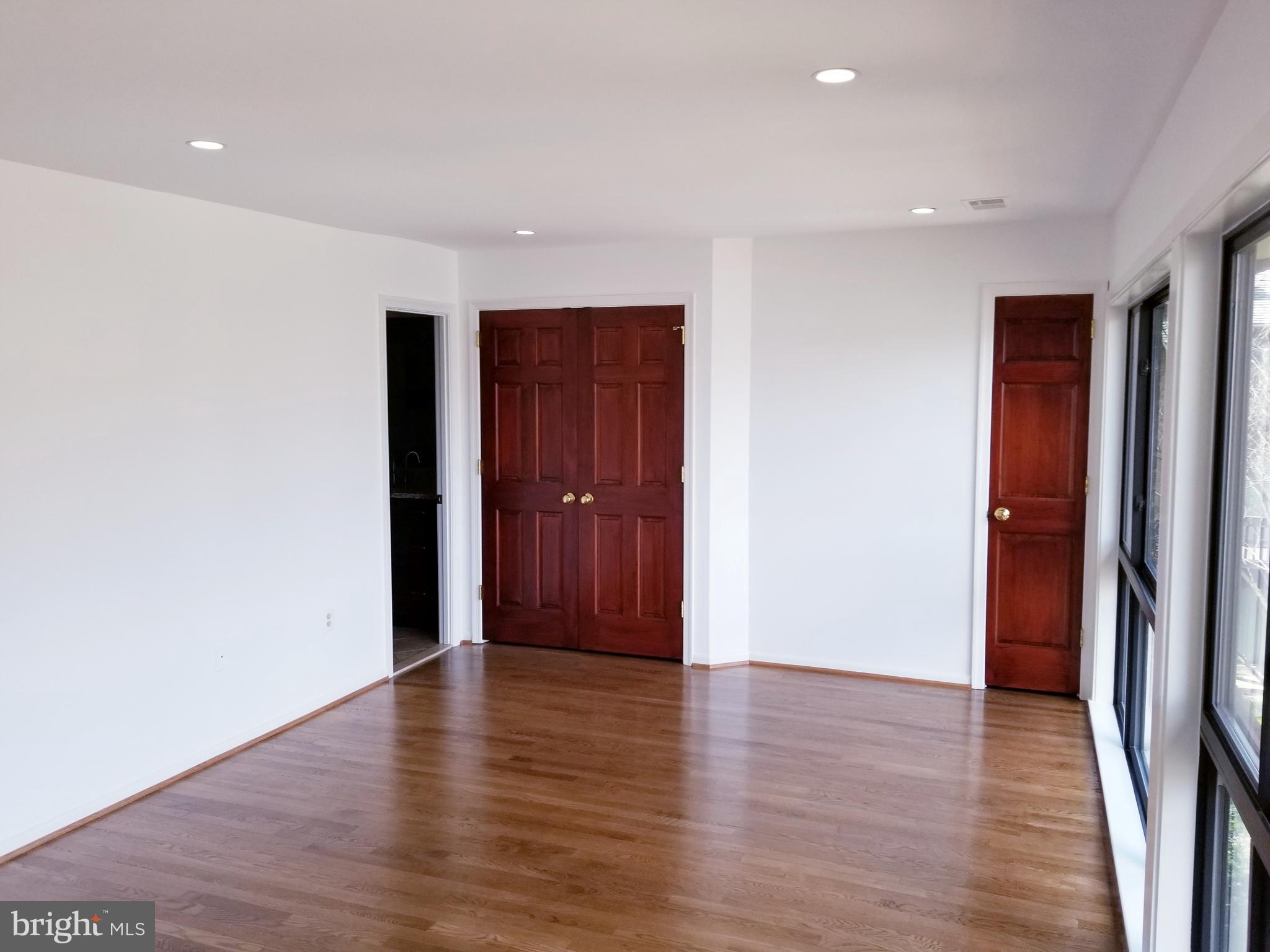 2034 Lakewinds Drive Reston, VA 20191 - Photo 21 of 41 Gallery Image 21
