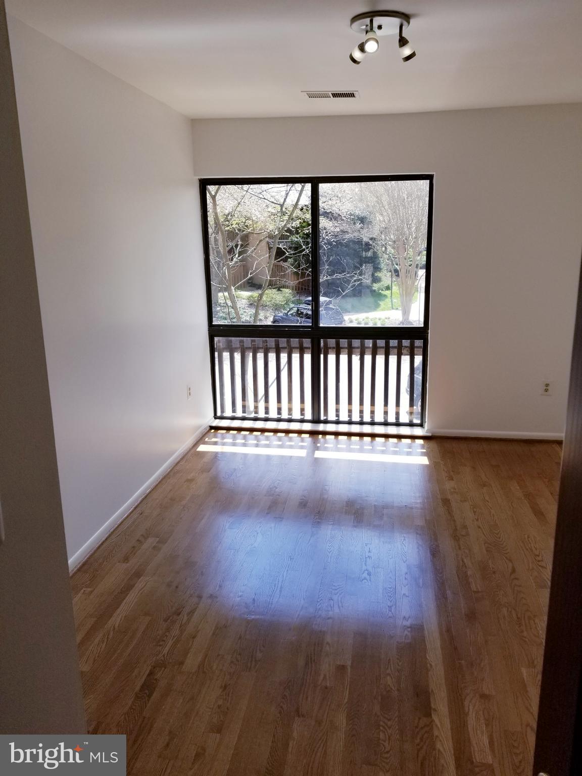 2034 Lakewinds Drive Reston, VA 20191 - Photo 28 of 41 Gallery Image 28