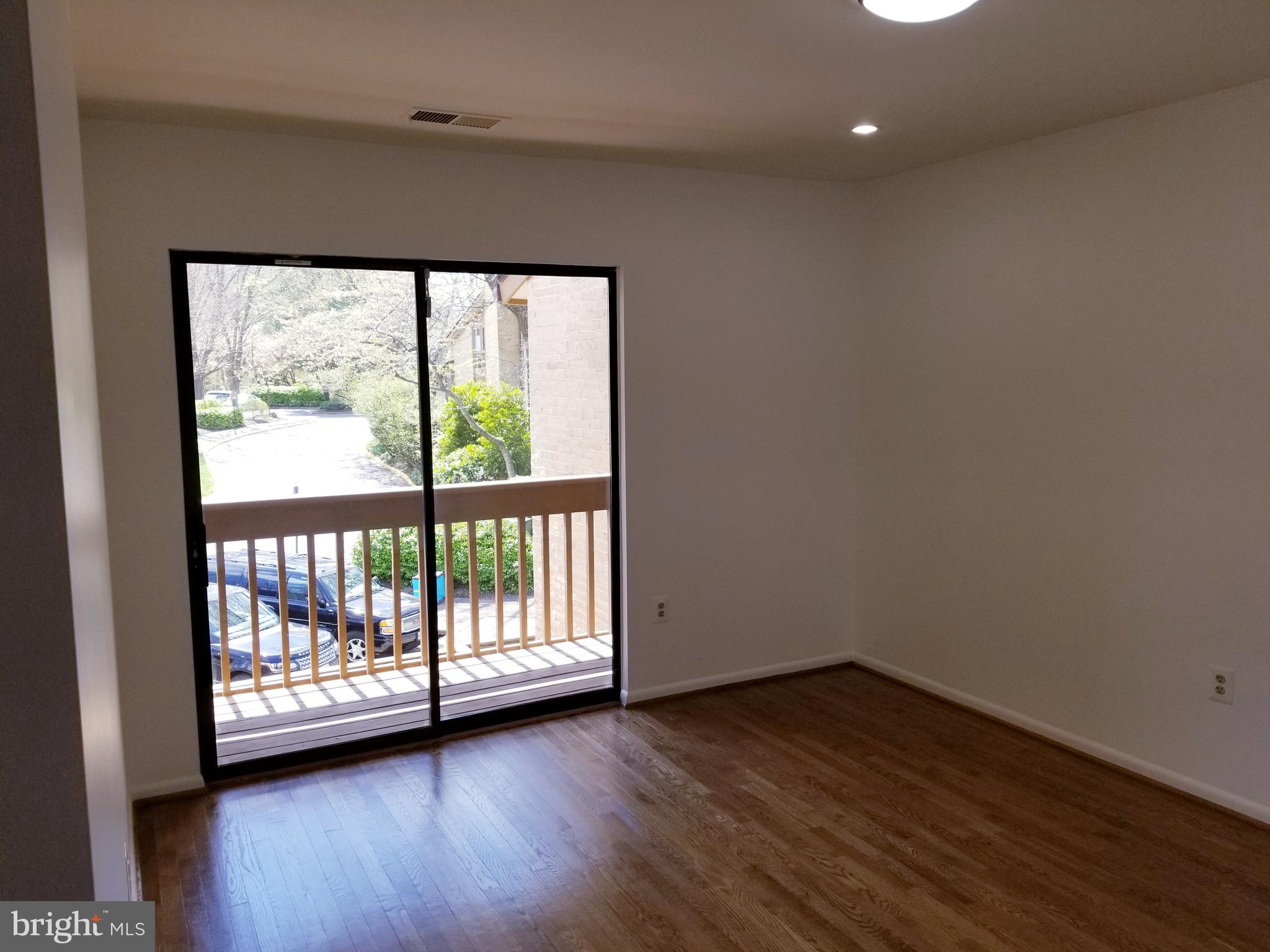 2034 Lakewinds Drive Reston, VA 20191 - Photo 30 of 41 Gallery Image 30