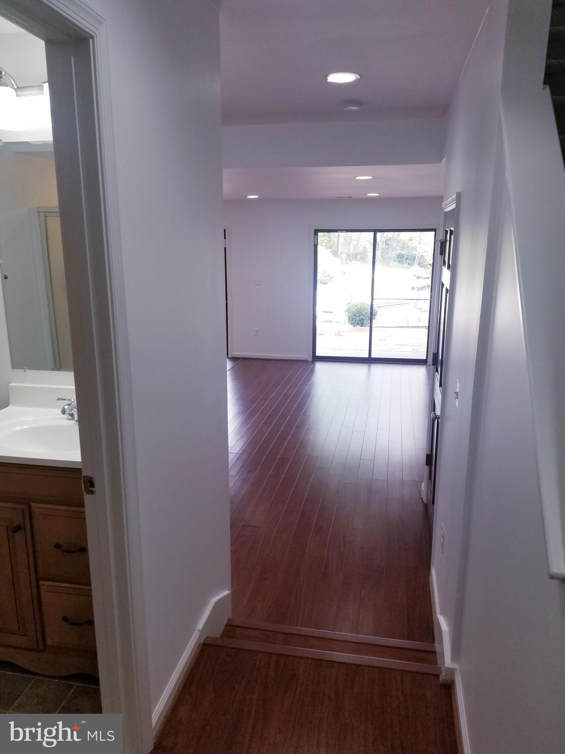 2034 Lakewinds Drive Reston, VA 20191 - Photo 32 of 41 Gallery Image 32