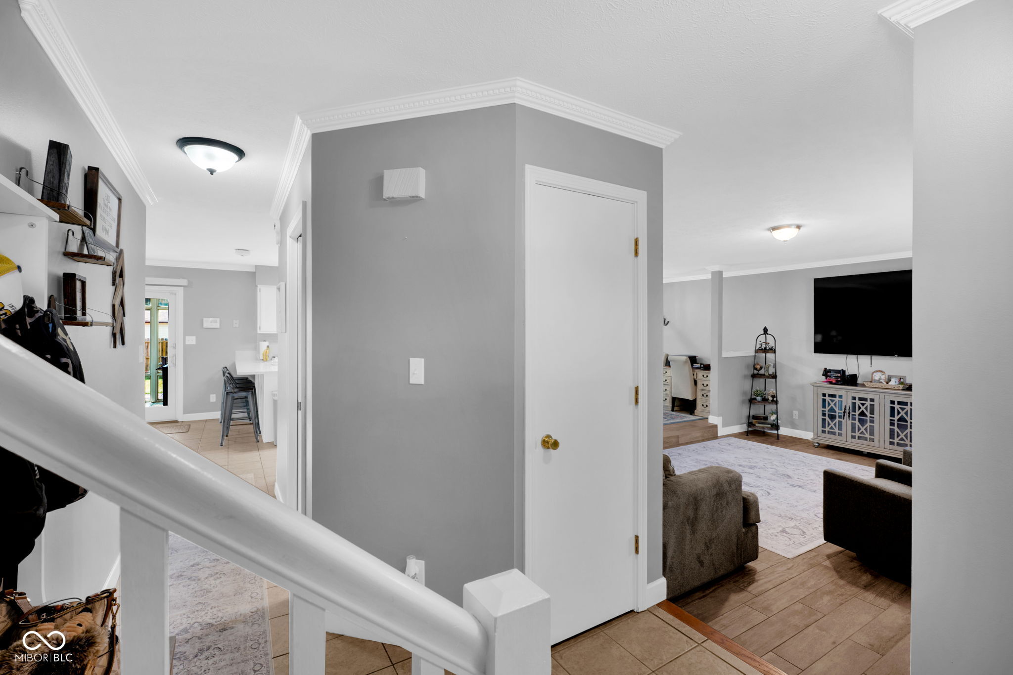 2251 Reston Lane Columbus, IN 47203 - Photo 6 of 43 Gallery Image 6