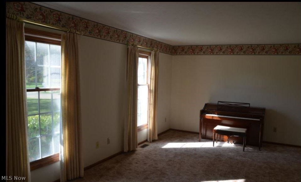 31555 Arthur Road Solon, OH 44139 - Photo 4 of 7