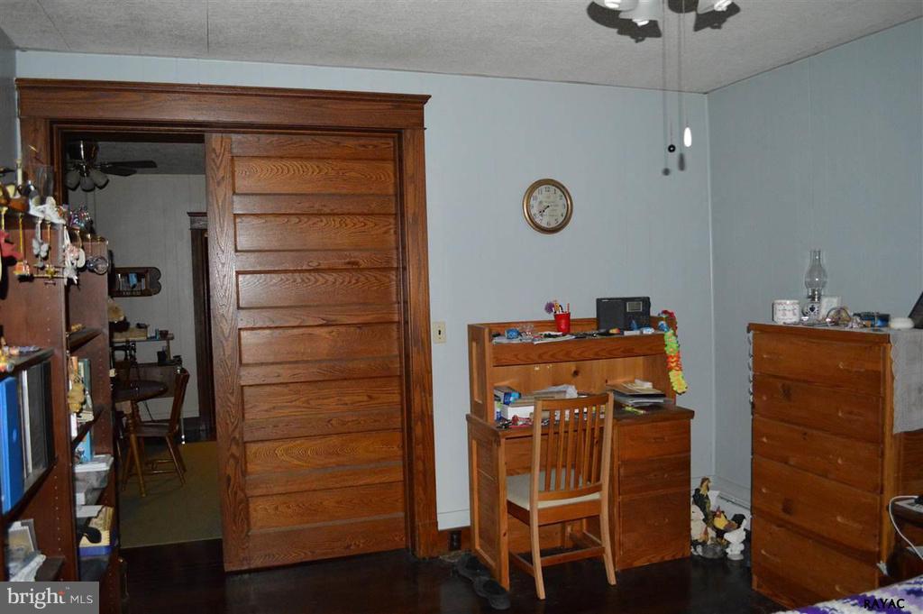 402 Frederick Street Hanover, PA 17331 - Photo 11 of 22 Original Pocket Drs