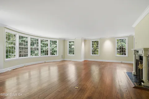 $7,995,000 | 115 Lower Cross Road, Greenwich, CT 06831