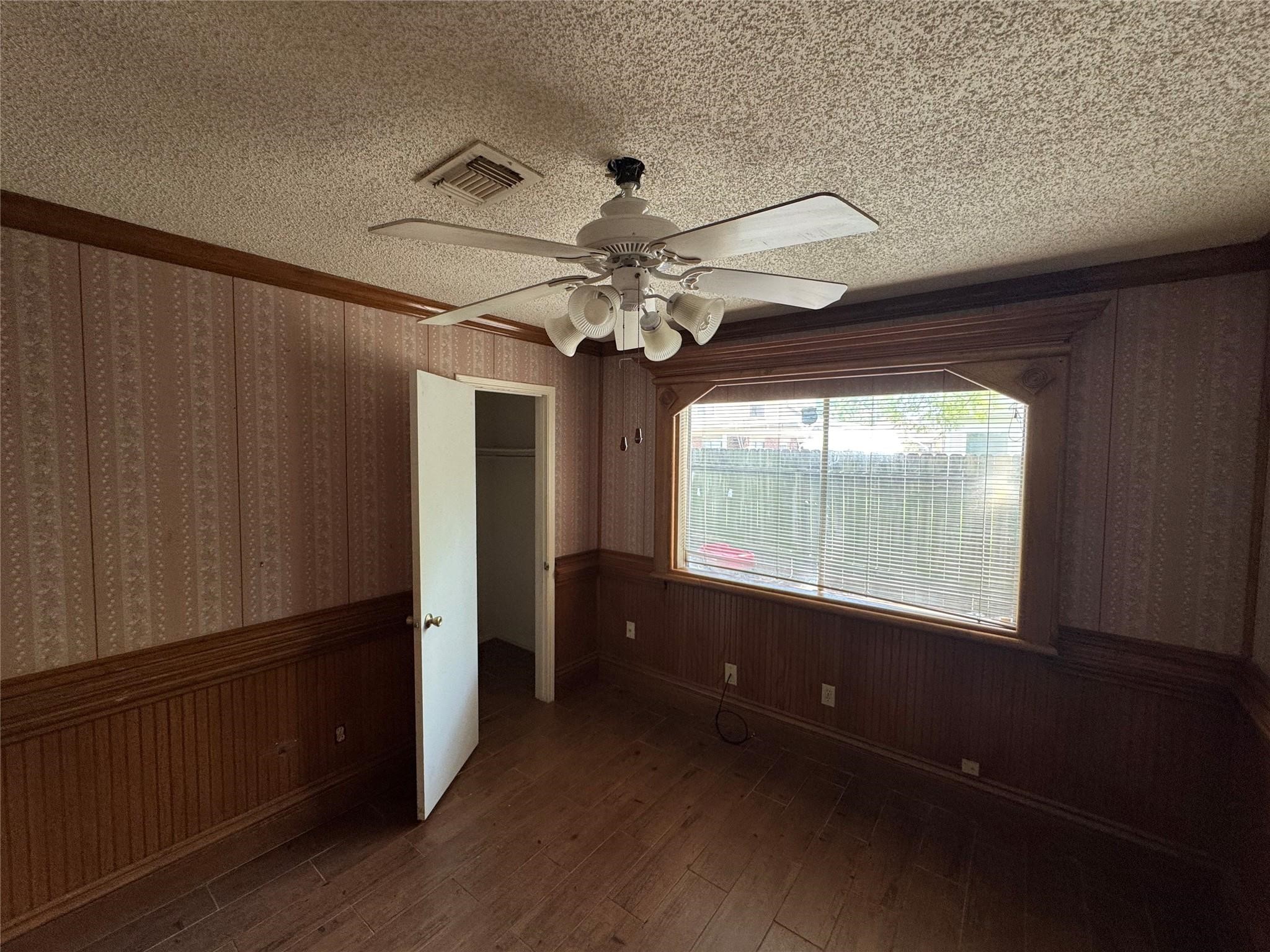 1511 Ridgebriar Drive Houston, TX 77014 - Photo 14 of 20 Gallery Image 14
