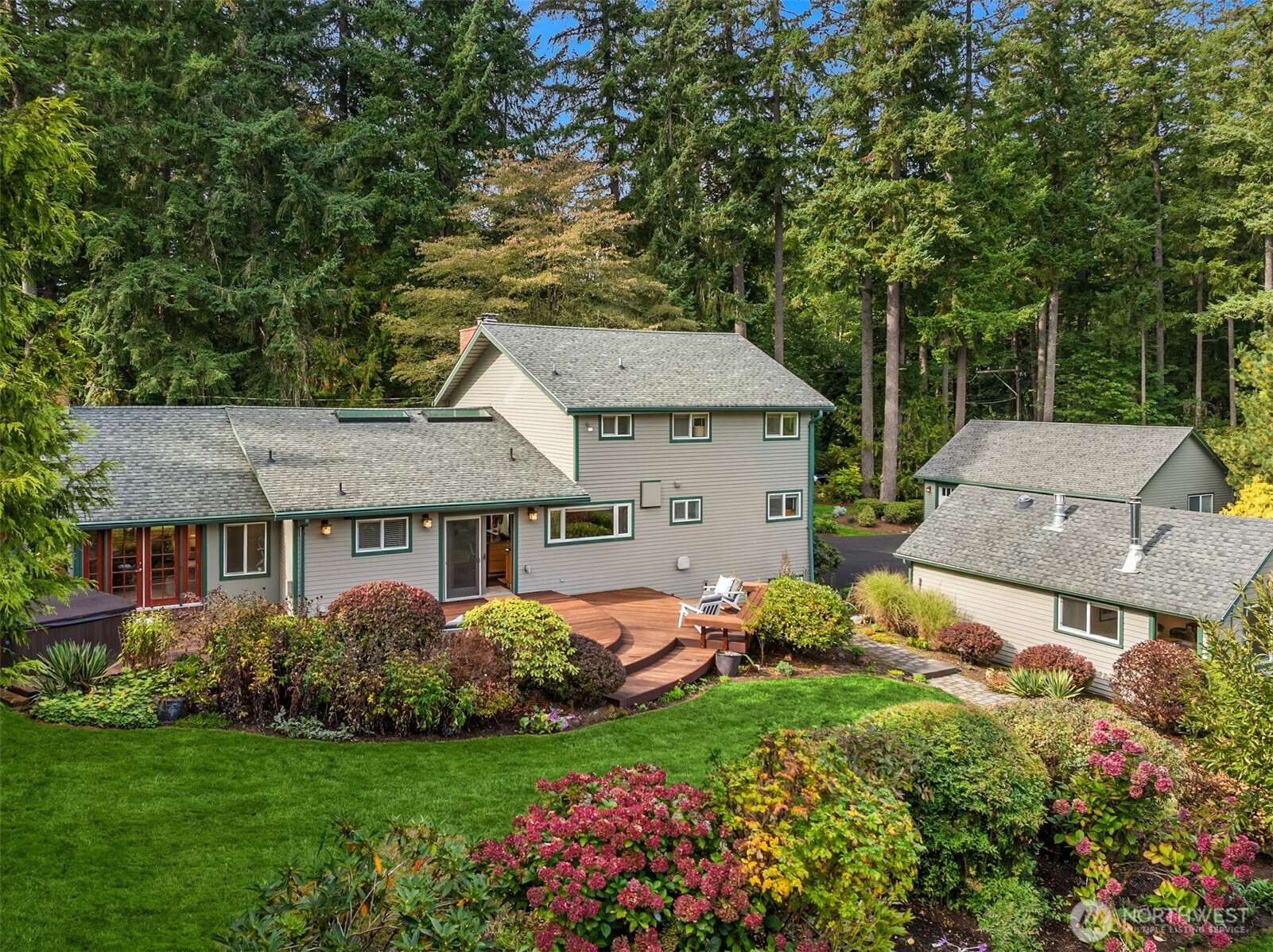 8018 Hansen Road Northeast Bainbridge Island, WA 98110 - Photo 3 of 40 Gallery Image 3