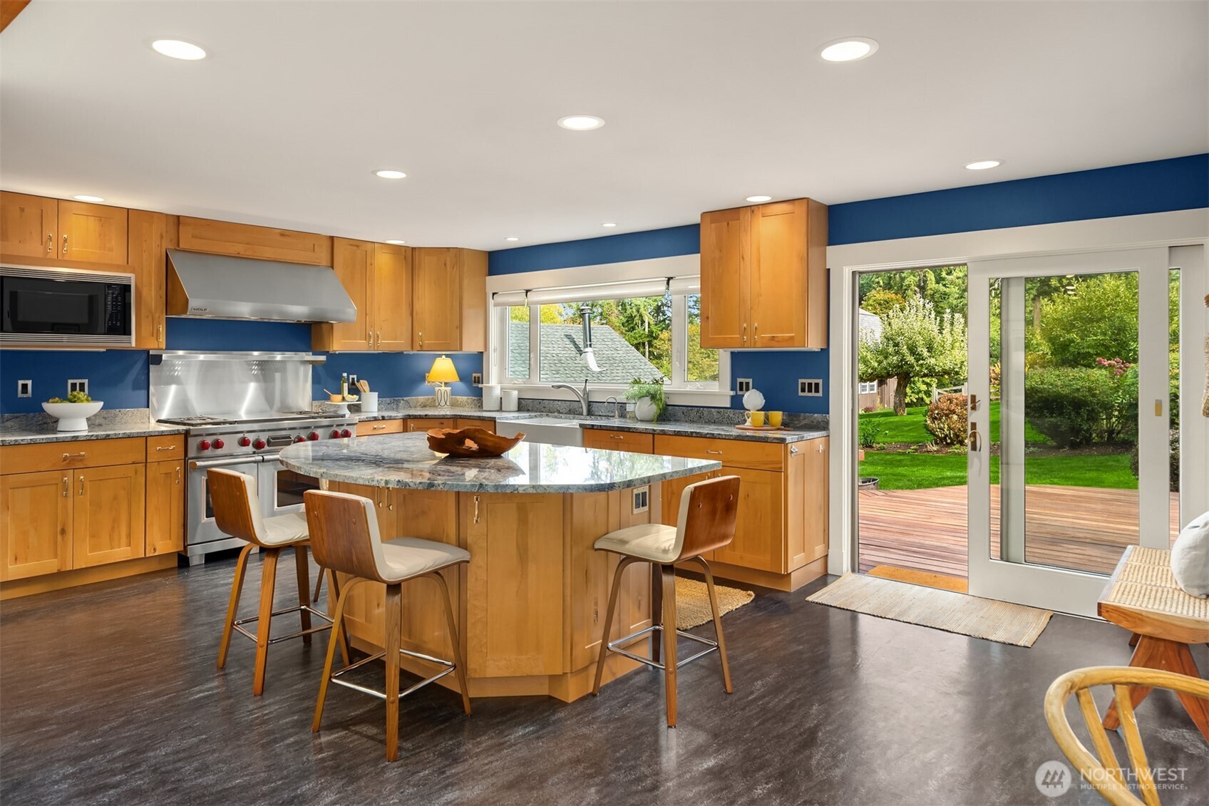 8018 Hansen Road Northeast Bainbridge Island, WA 98110 - Photo 10 of 40 Gallery Image 10