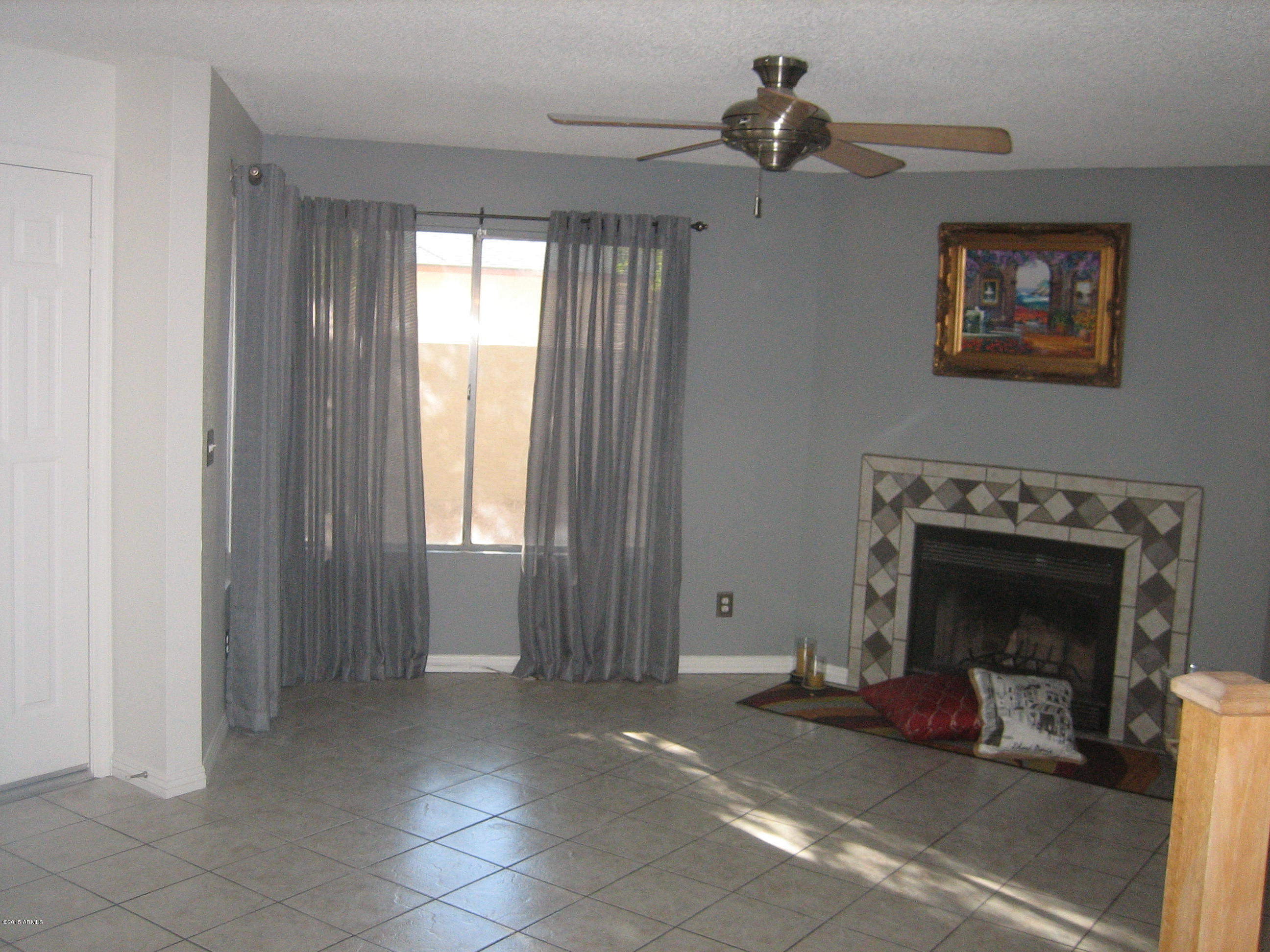 2834 South Ext Road, Unit 1077 Mesa, AZ 85210 - Photo 11 of 33 Living Room