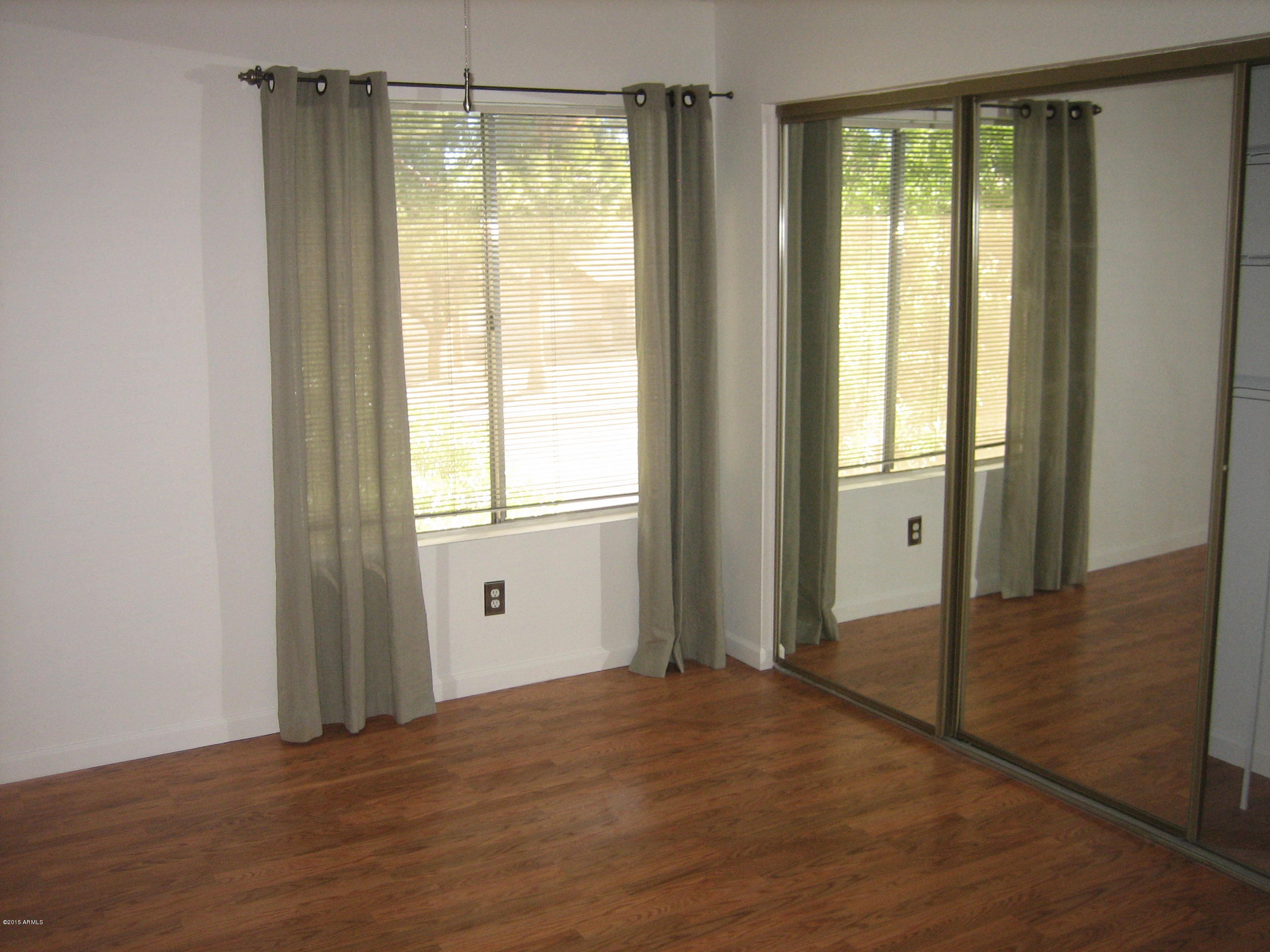 2834 South Ext Road, Unit 1077 Mesa, AZ 85210 - Photo 23 of 33 Master Bedroom