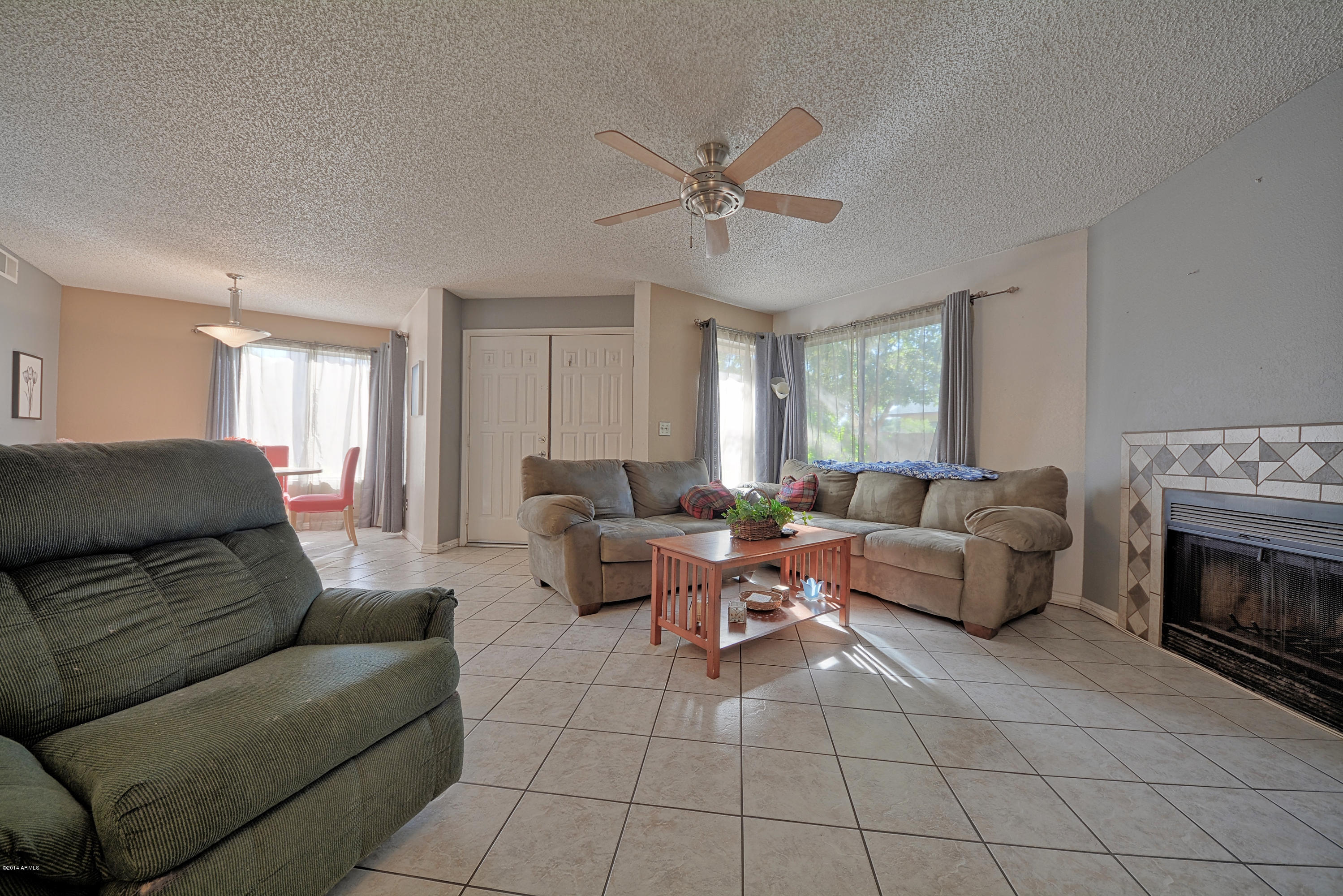 2834 South Ext Road, Unit 1077 Mesa, AZ 85210 - Photo 7 of 33 Living Room(1)