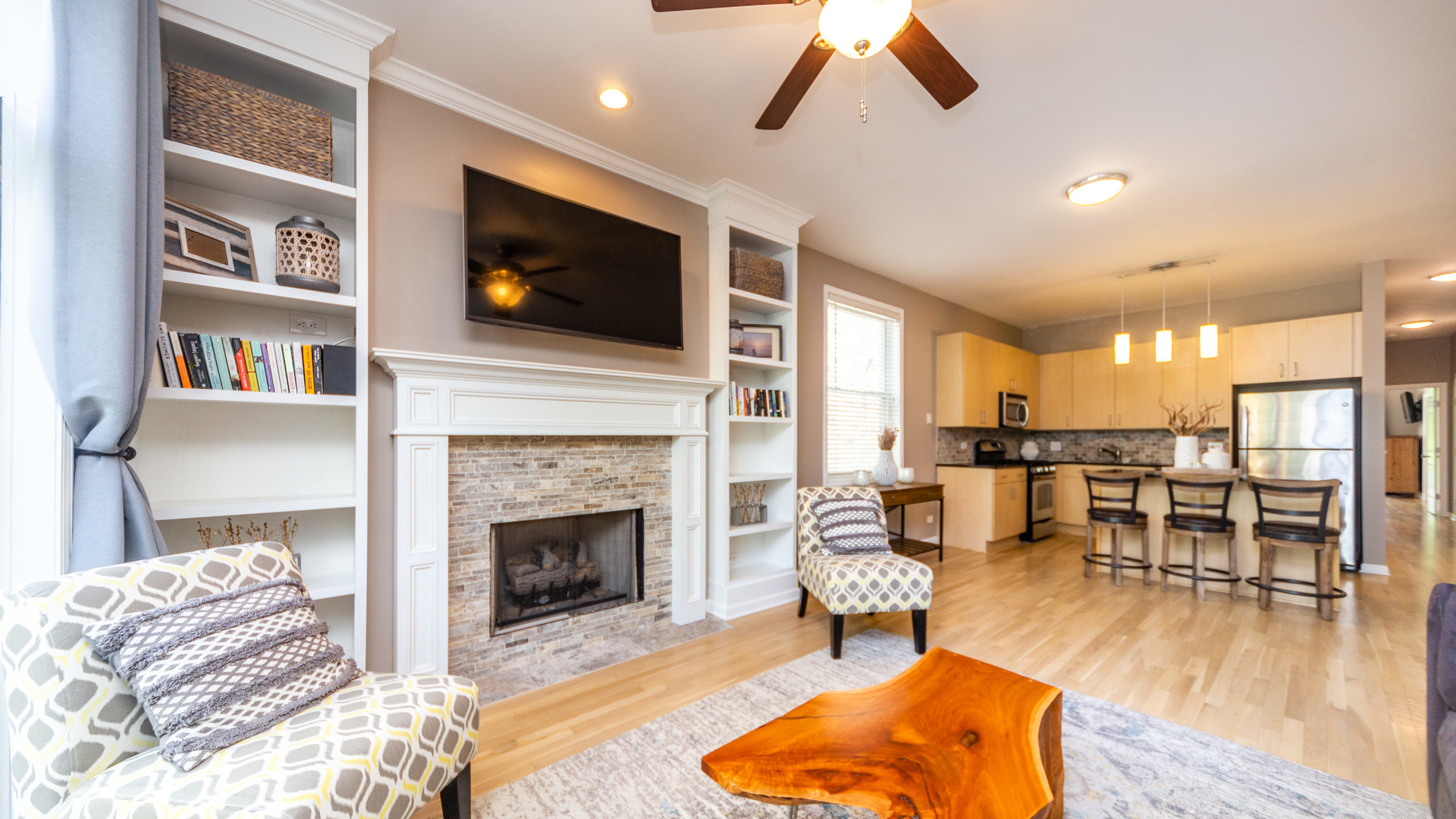 2123 West Rice Street, Unit 2E Chicago, IL 60622 - Photo 3 of 19