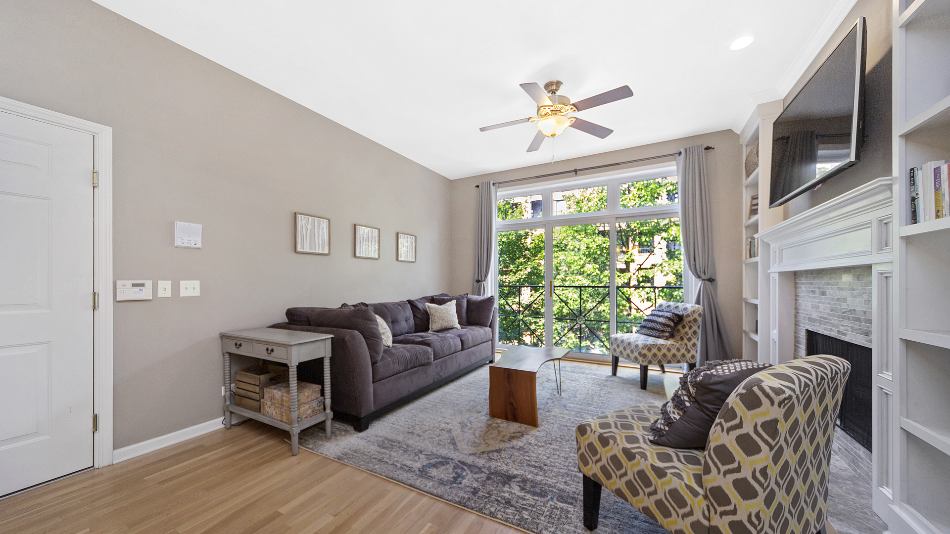 2123 West Rice Street, Unit 2E Chicago, IL 60622 - Photo 4 of 19