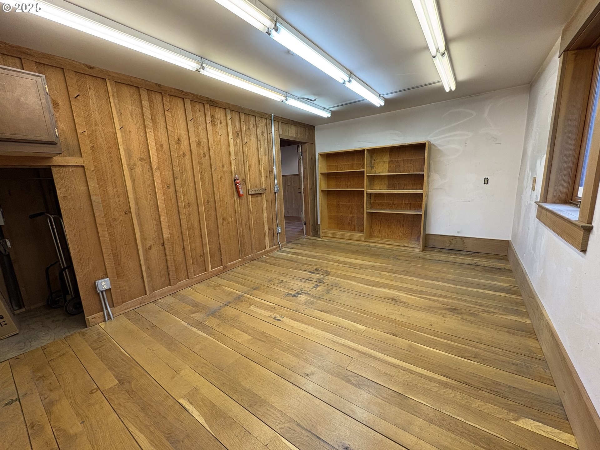 430 West Water Street Stayton, OR 97383 - Photo 33 of 42 a view of an empty room with a window
