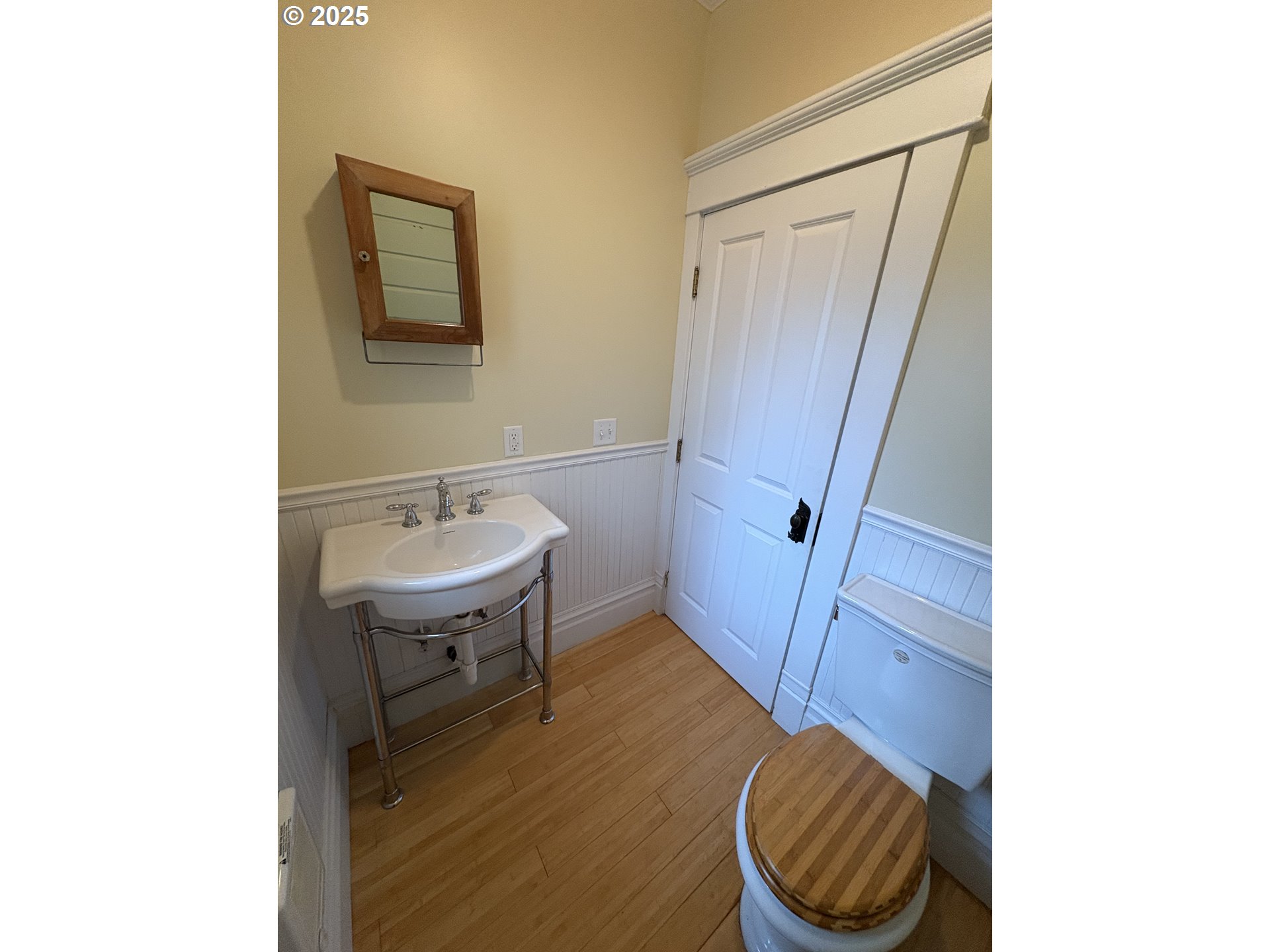 430 West Water Street Stayton, OR 97383 - Photo 8 of 42 a bathroom with a sink a toilet and shower