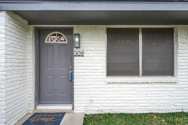 $1,350 | 309 South Magnolia Street, Tomball, TX 77375