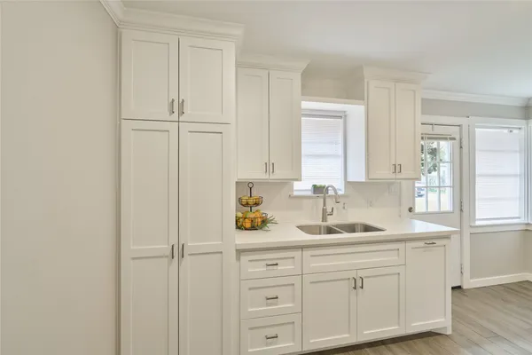 $1,350 | 309 South Magnolia Street, Tomball, TX 77375