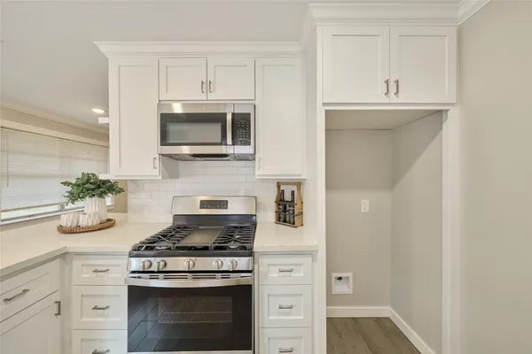 $1,350 | 309 South Magnolia Street, Tomball, TX 77375