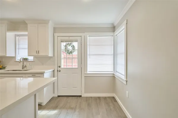 $1,350 | 309 South Magnolia Street, Tomball, TX 77375