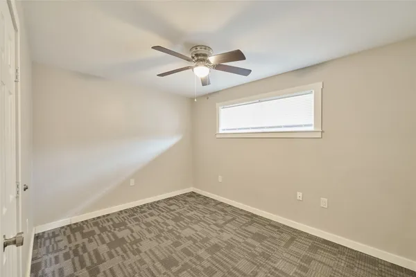$1,350 | 309 South Magnolia Street, Tomball, TX 77375