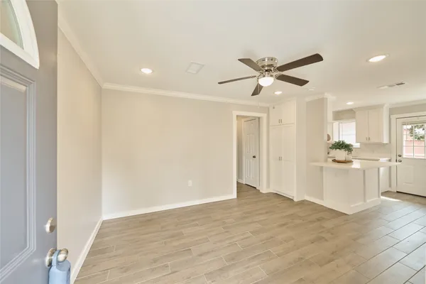 $1,350 | 309 South Magnolia Street, Tomball, TX 77375