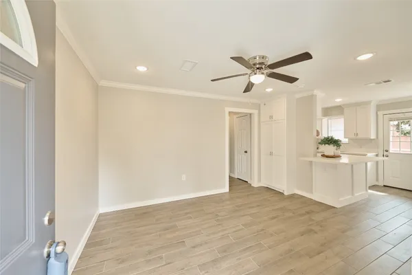 $1,350 | 309 South Magnolia Street, Tomball, TX 77375