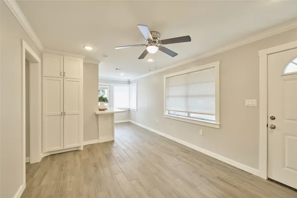 $1,350 | 309 South Magnolia Street, Tomball, TX 77375