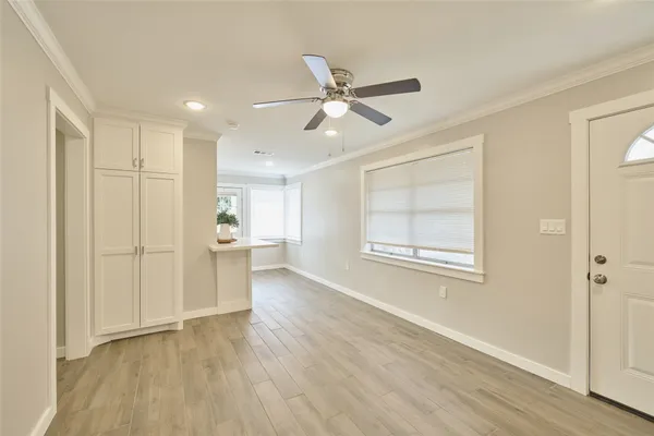 $1,350 | 309 South Magnolia Street, Tomball, TX 77375