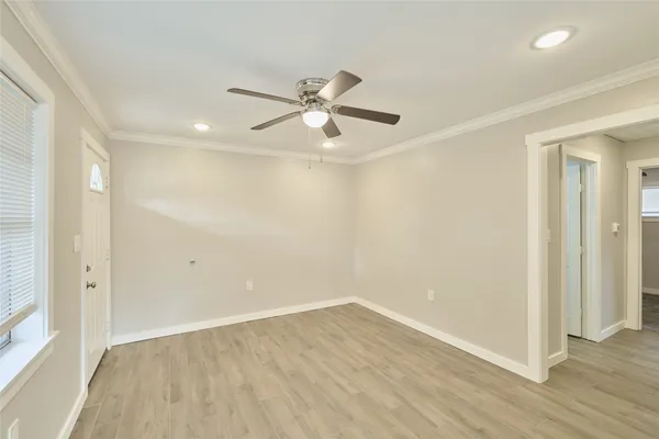 $1,350 | 309 South Magnolia Street, Tomball, TX 77375