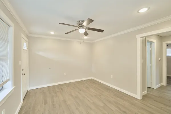 $1,350 | 309 South Magnolia Street, Tomball, TX 77375