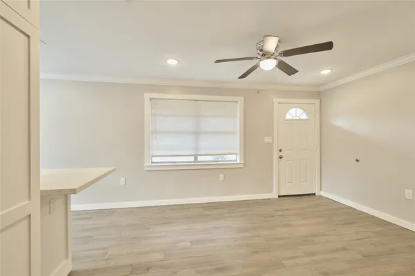 $1,350 | 309 South Magnolia Street, Tomball, TX 77375