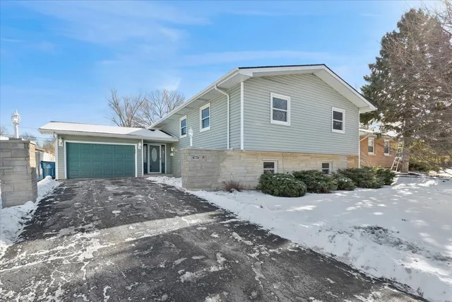 $575,000 | 5813 Washington Street, Downers Grove, IL 60516