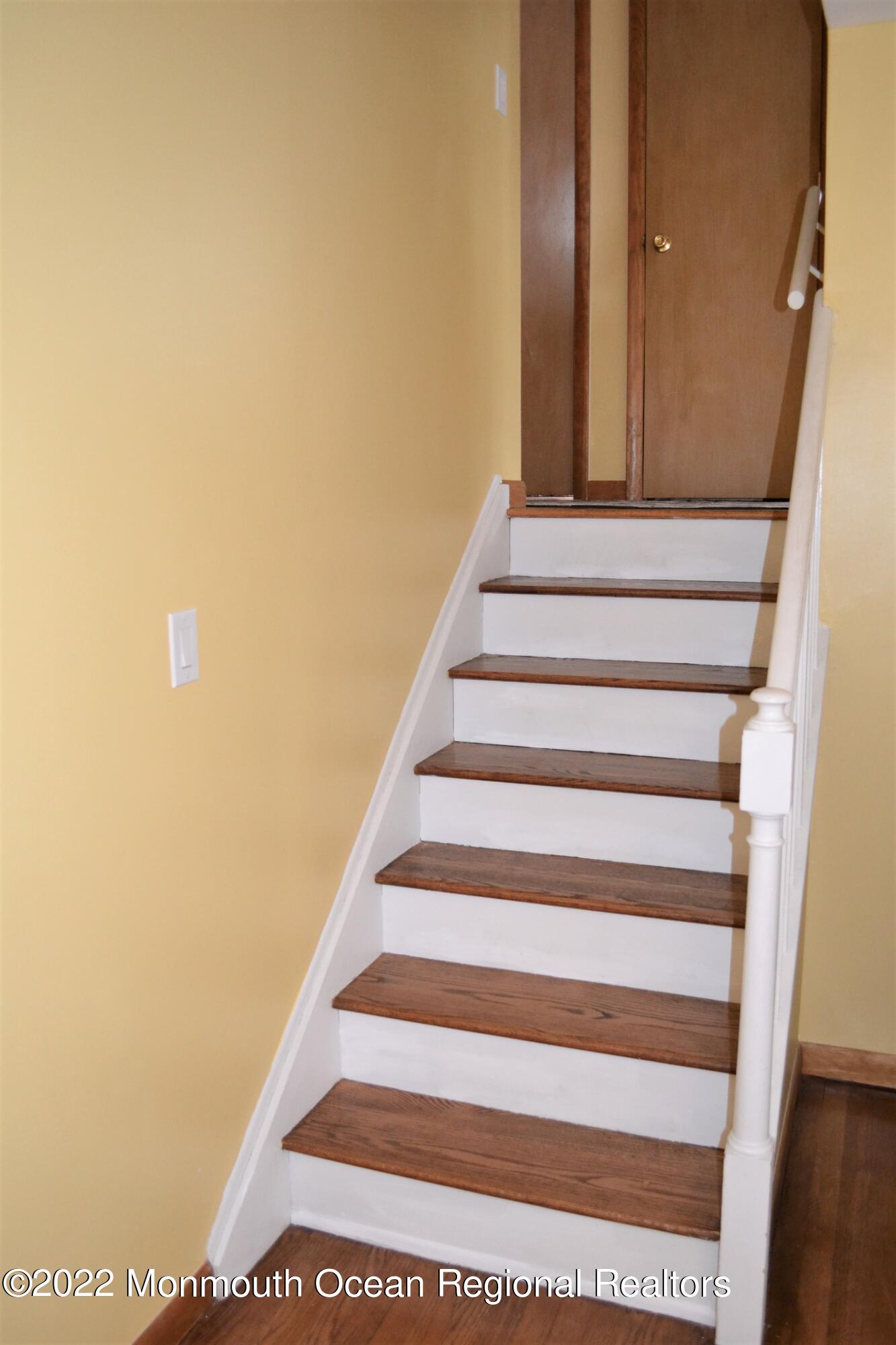 319 Boulevard Kenilworth, NJ 07033 - Photo 16 of 40 beautiful hardwoods