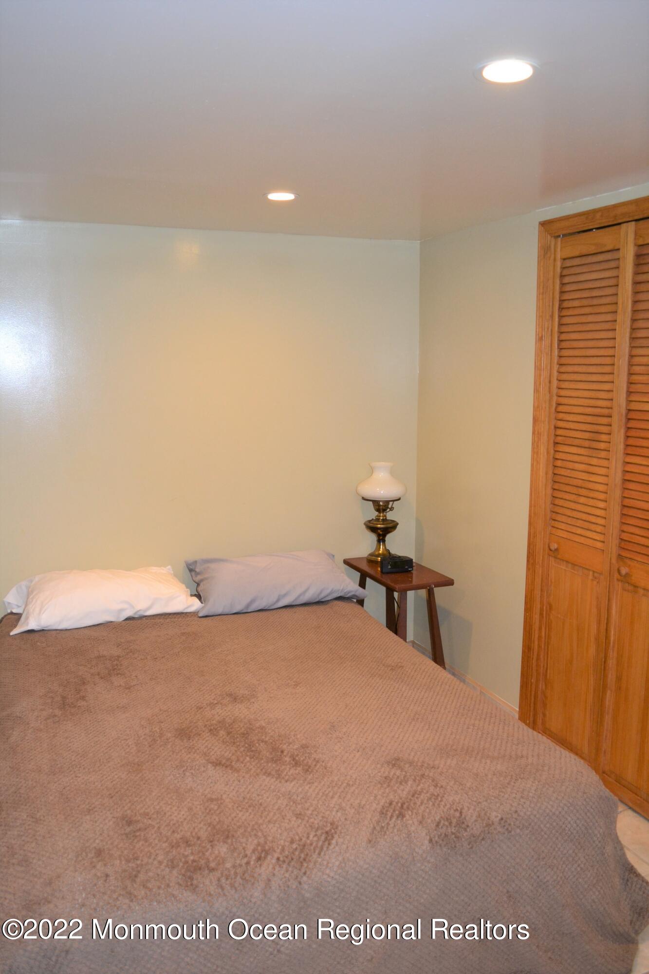 319 Boulevard Kenilworth, NJ 07033 - Photo 27 of 40 basement bedroom